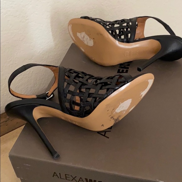 Worn only once - Picture 4 of 4